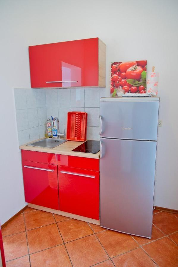 Appartement Apartmans Dina And Hana Radeki Polje 50 à Loborika Extérieur photo