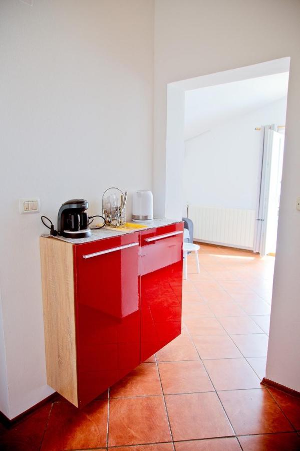 Appartement Apartmans Dina And Hana Radeki Polje 50 à Loborika Extérieur photo