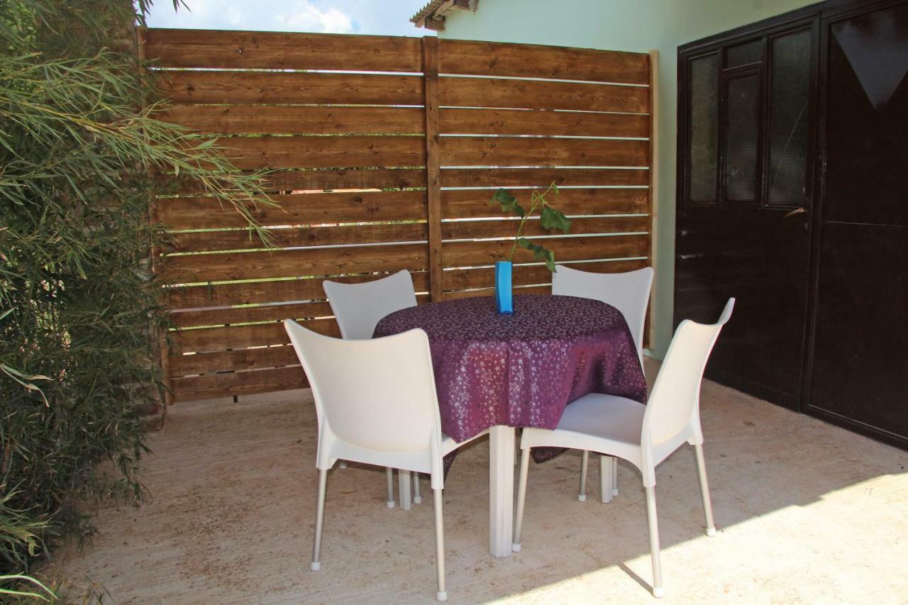 Appartement Apartmans Dina And Hana Radeki Polje 50 à Loborika Extérieur photo